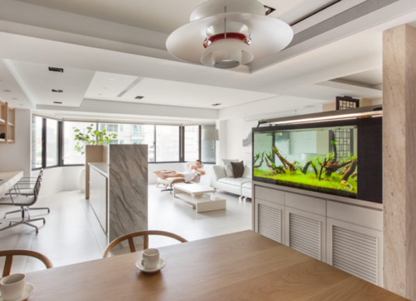 Aquarium modern dan canggih dengan desain minimalis